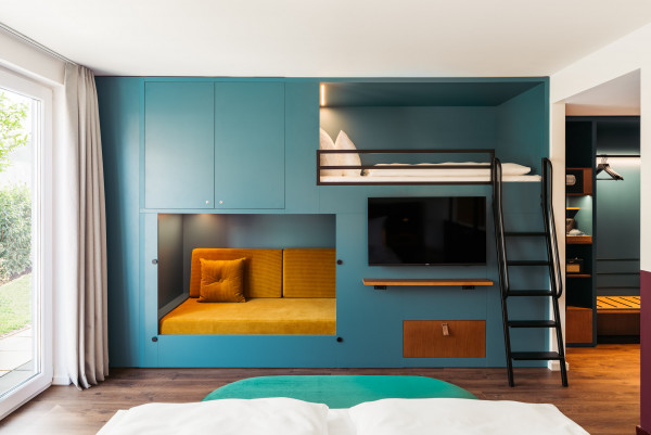 Bunk beds in a Smart Family Room at Hotel Schani UNO City